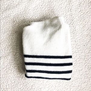 An Taylor Knit turtle neck sweater